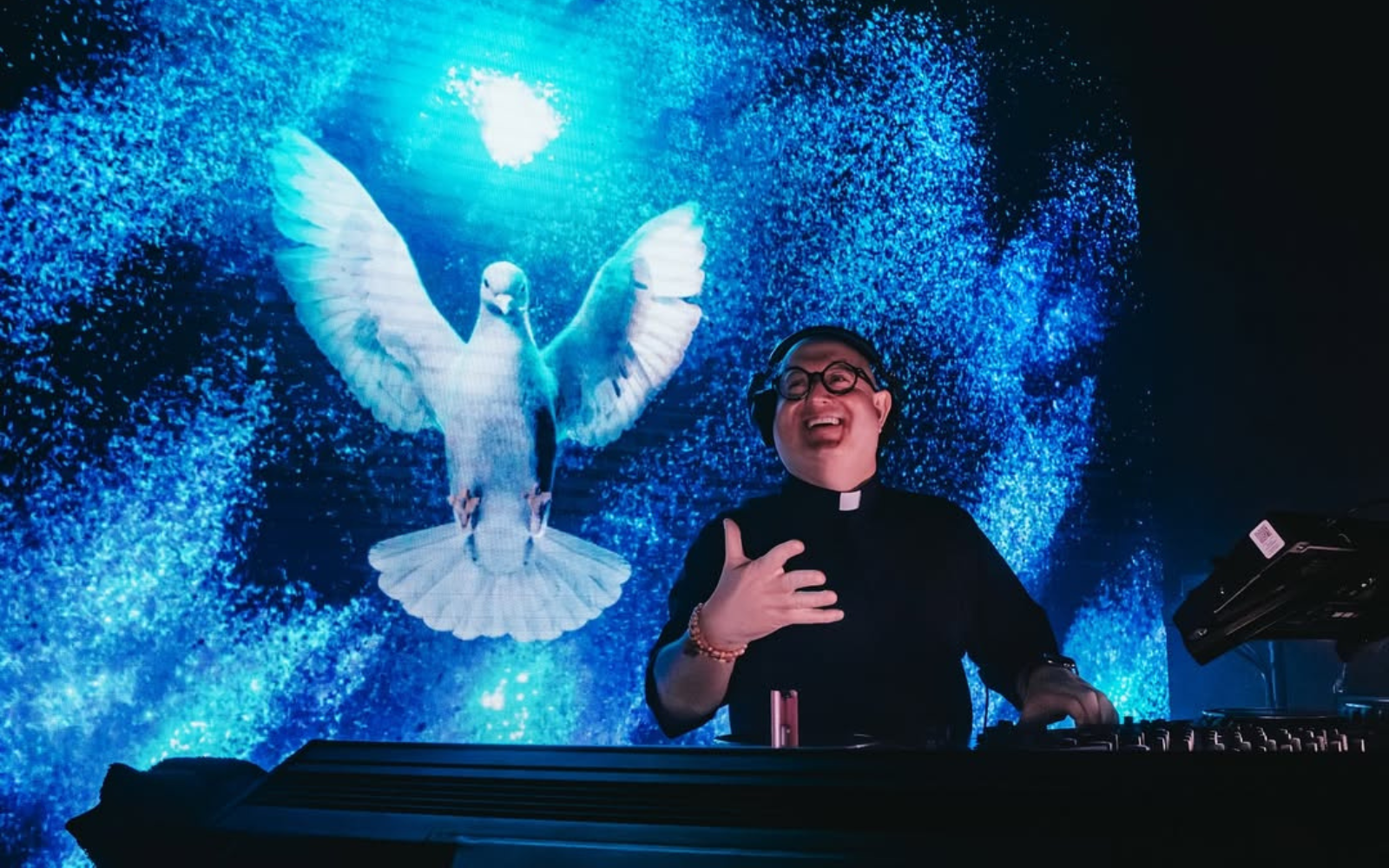 Pope Leo XIV Endorses DJ Set by Padre Guilherme at Archbishop’s 75th Birthday Celebration